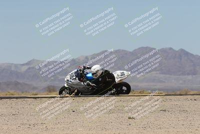 media/Apr-20-2025-CVMA (Sun) [[39090e8767]]/Race 11-500-350 Supersport (Holeshot)/